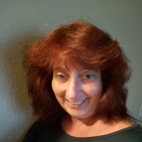 Meet your Posher, Christine - Picture 2 of 4